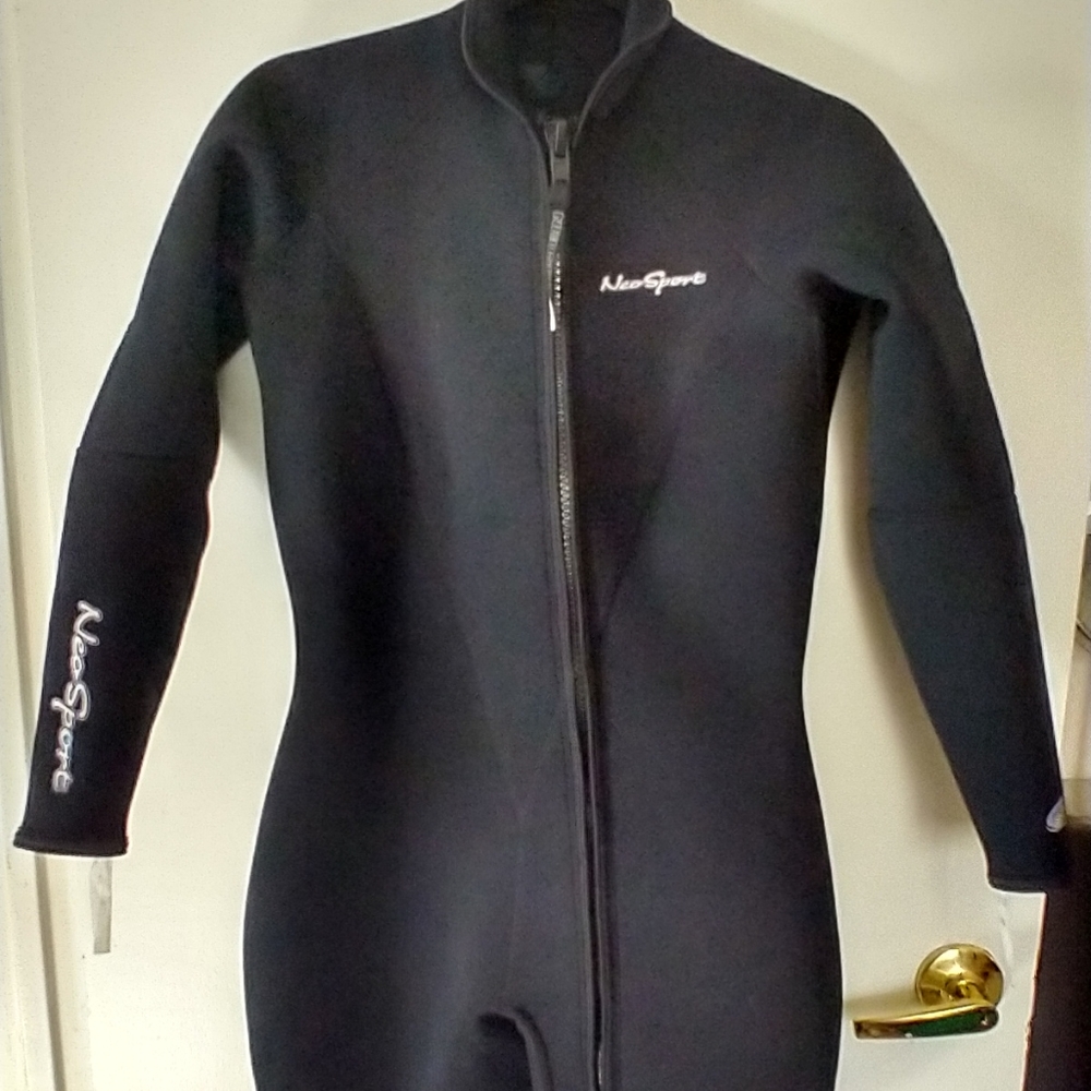 Neosport wetsuit size L - Picture 1 of 12